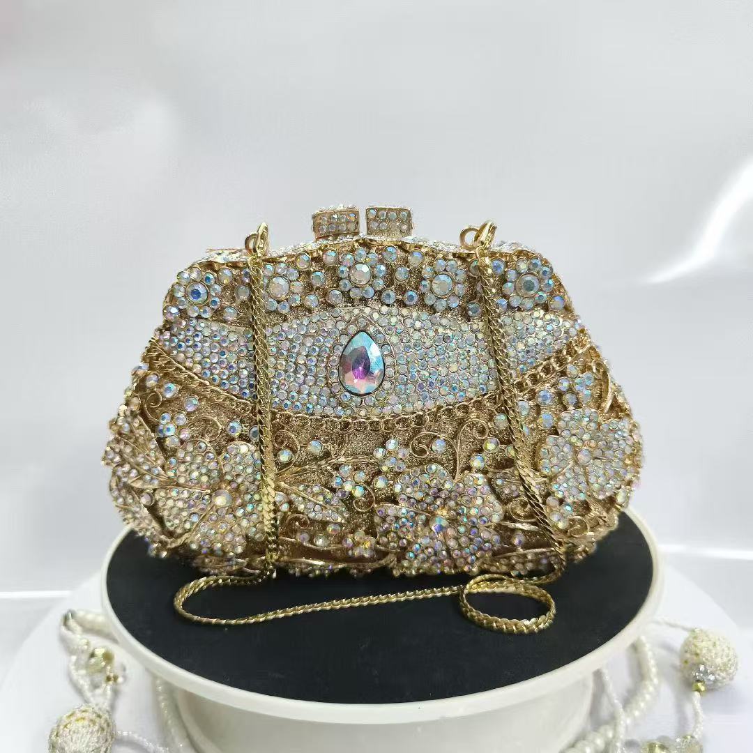 Gold Metal Flower Diamond Even - огляд і ціна Wedding Vendor